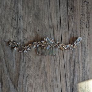 NWOT silver tone hairpiece